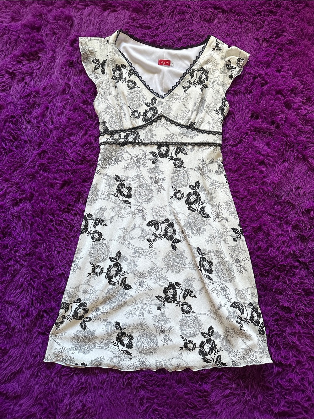 VINTAGE Ruby Rox White & Black Floral Midi Dress